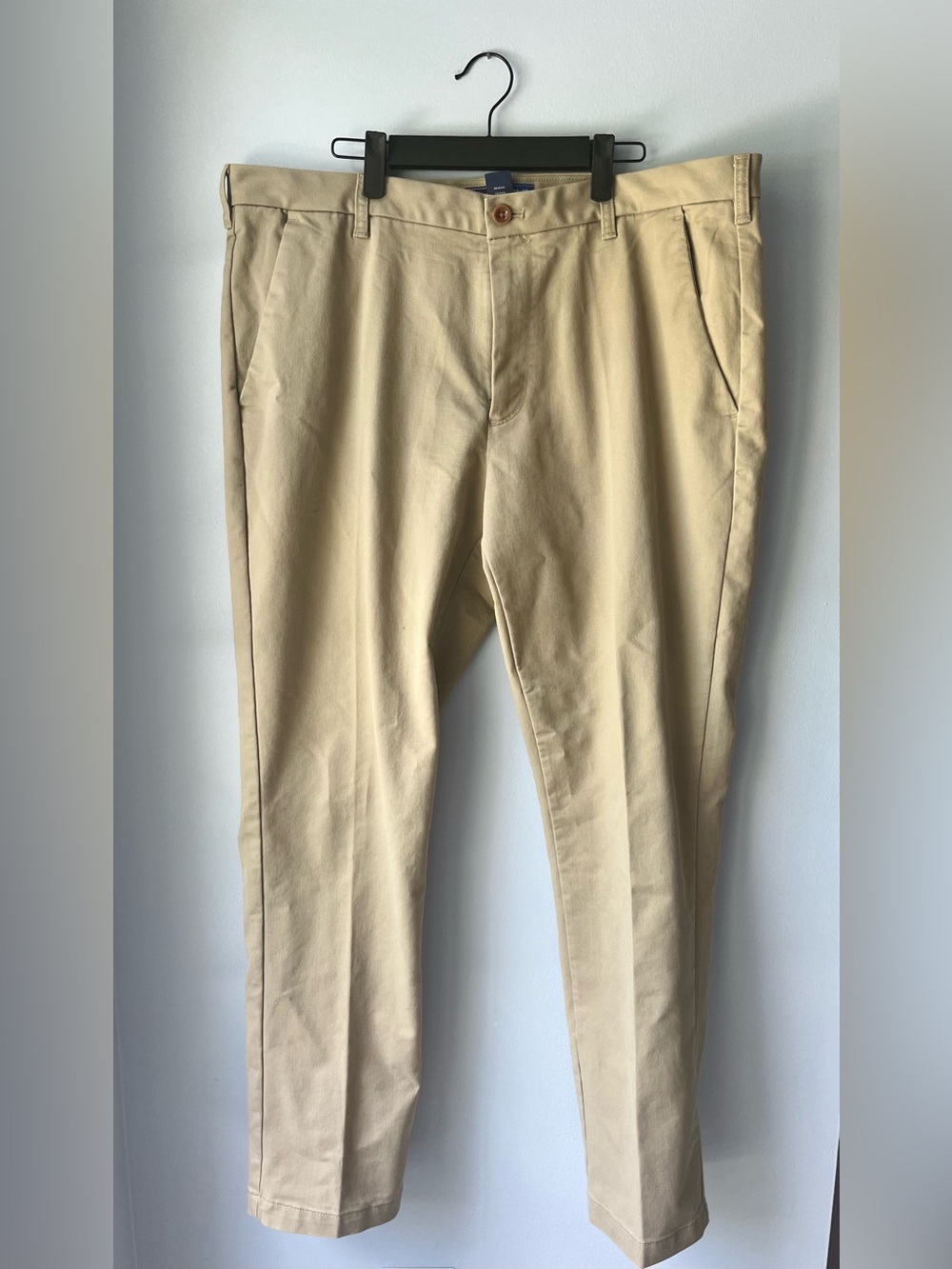 Izod Men's Khaki Flat-Front Straight Leg Chino Pants Size 38x32 NWOT